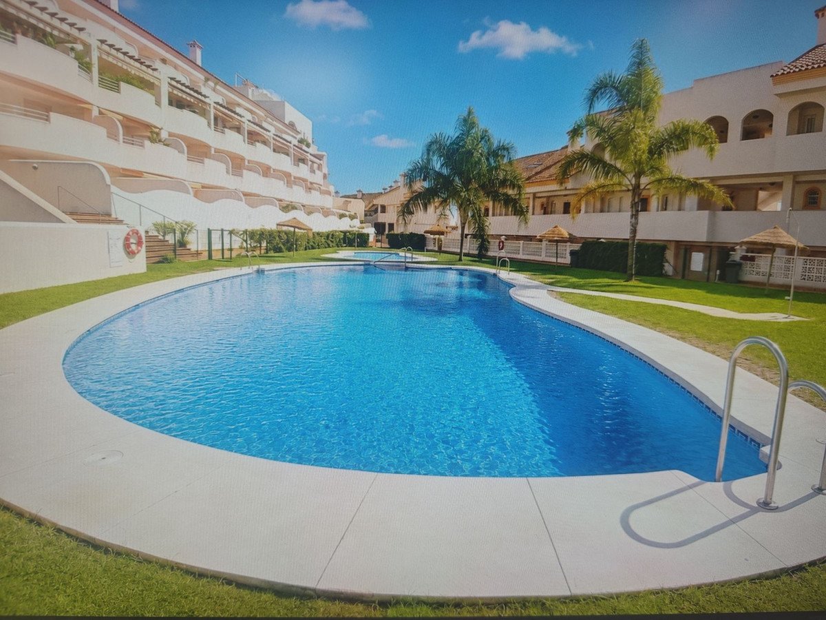 2 Bed Middle Floor Apartment in Arroyo de la Miel