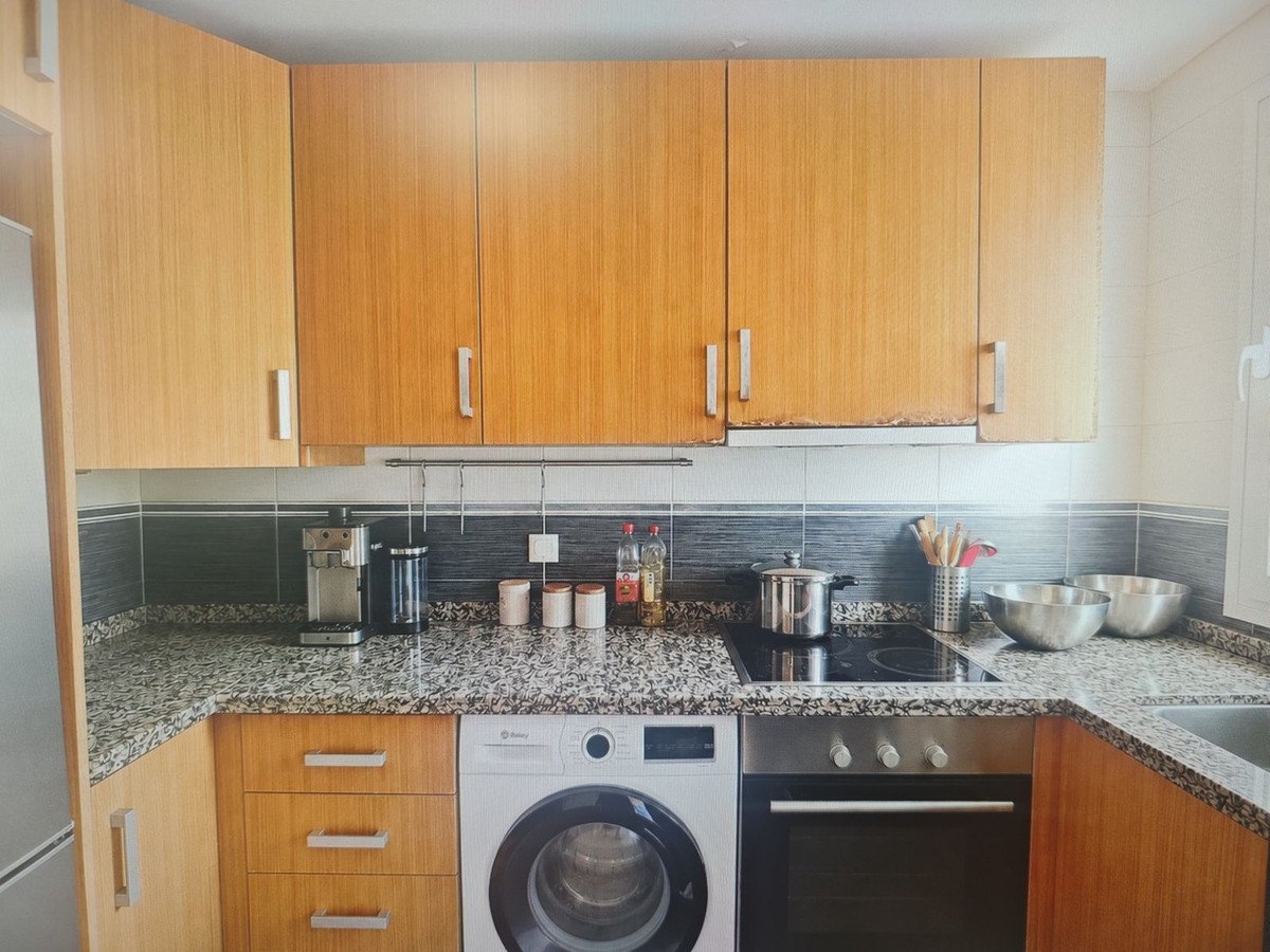 2 Bed Middle Floor Apartment in Arroyo de la Miel