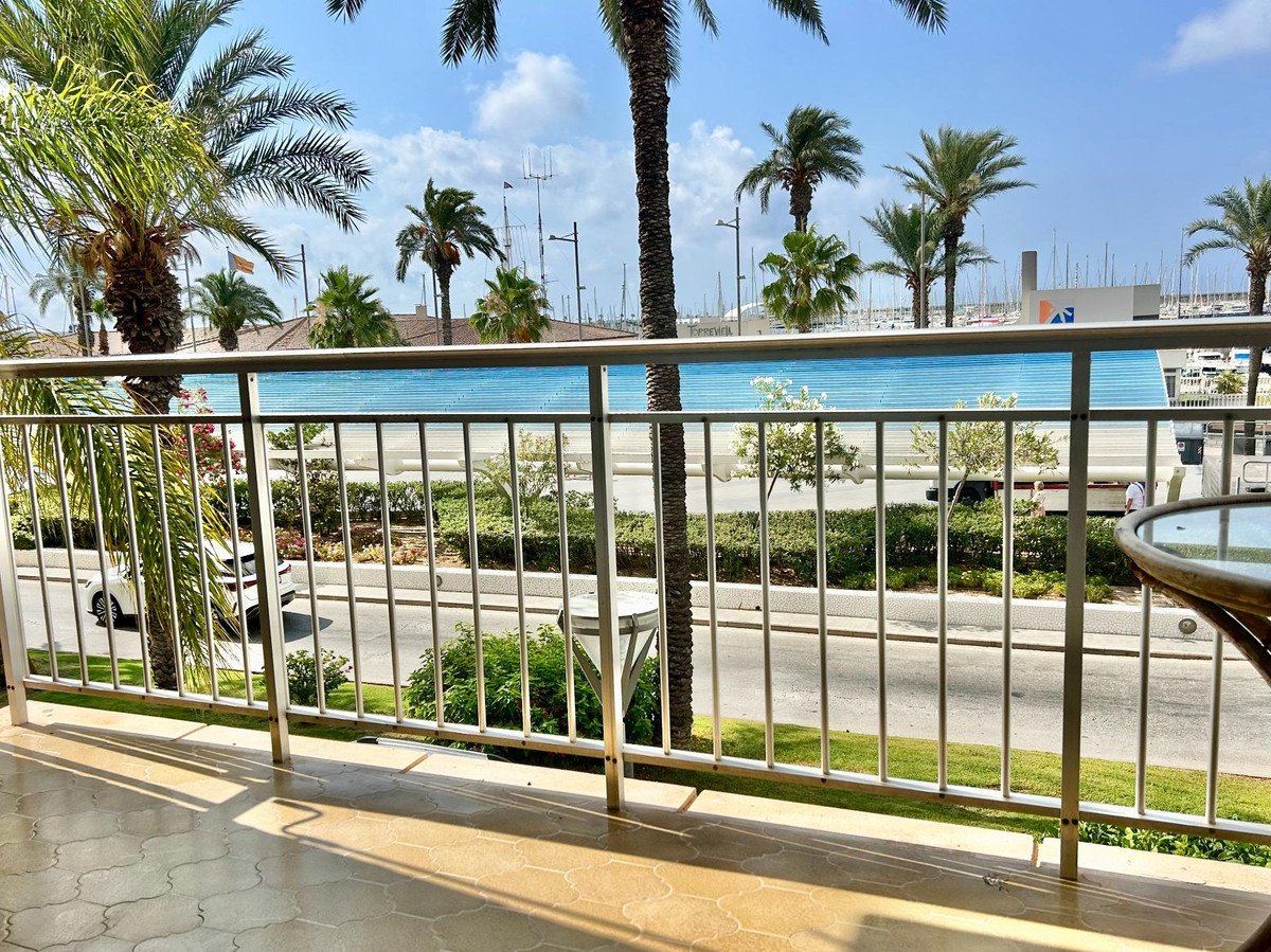 4 Bed Middle Floor Apartment in Torrevieja
