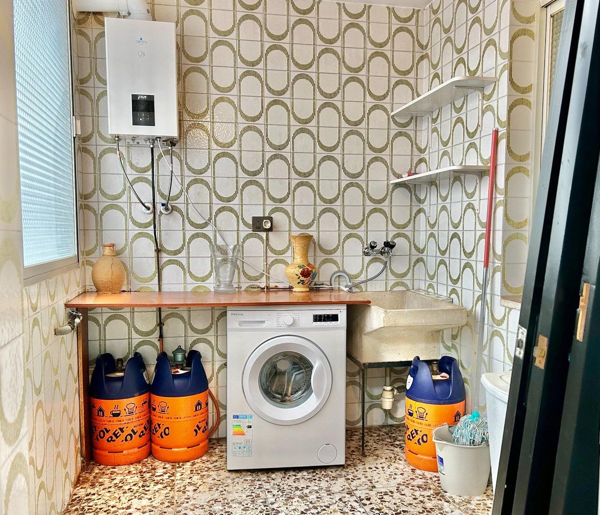 4 Bed Middle Floor Apartment in Torrevieja