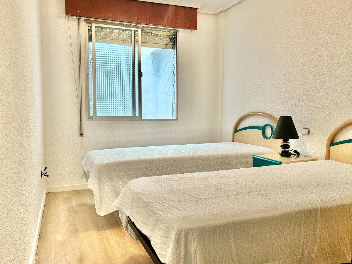 4 Bed Middle Floor Apartment in Torrevieja