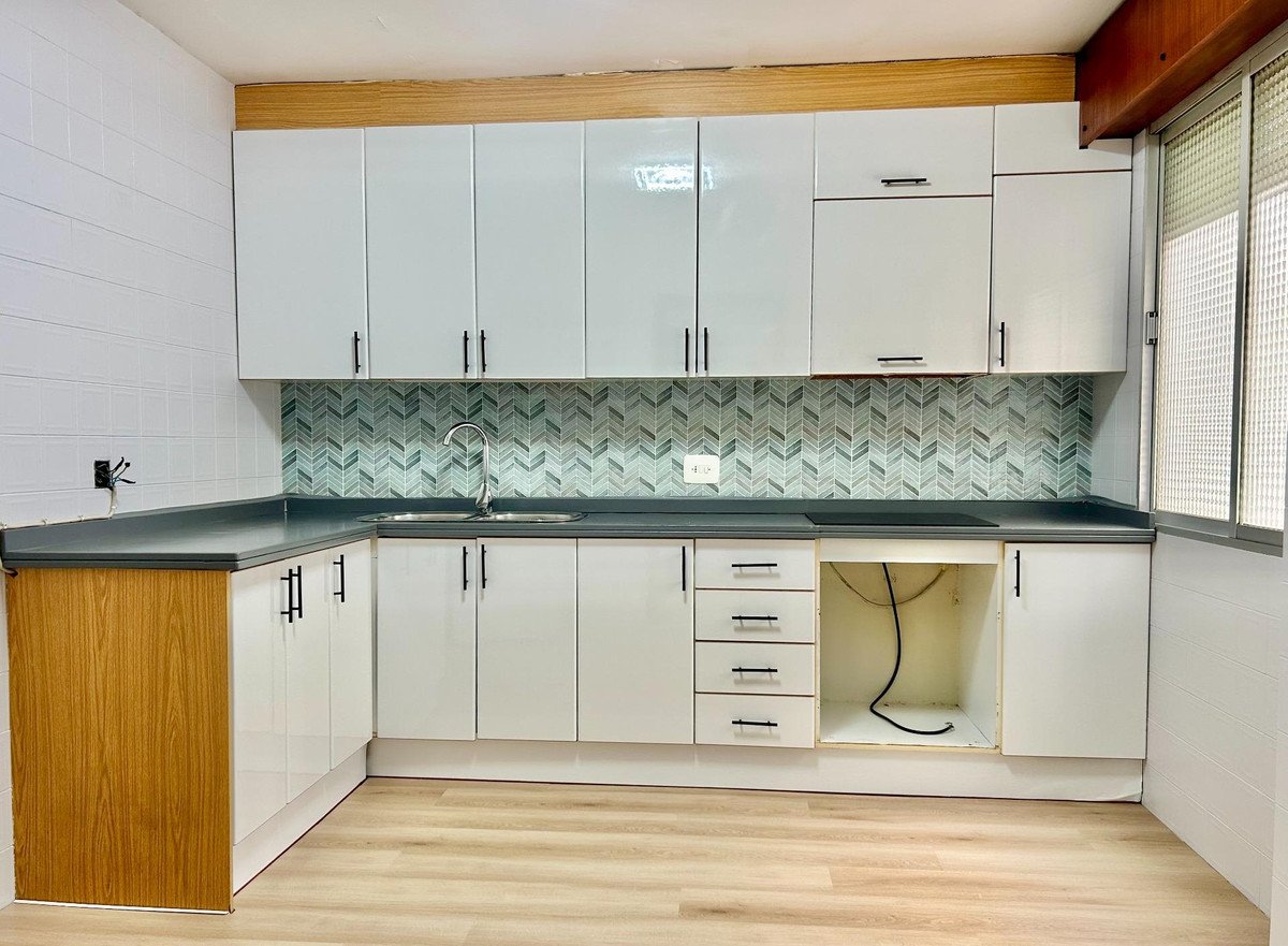 4 Bed Middle Floor Apartment in Torrevieja