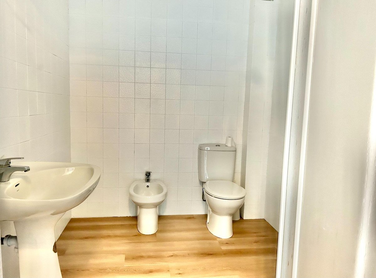 4 Bed Middle Floor Apartment in Torrevieja