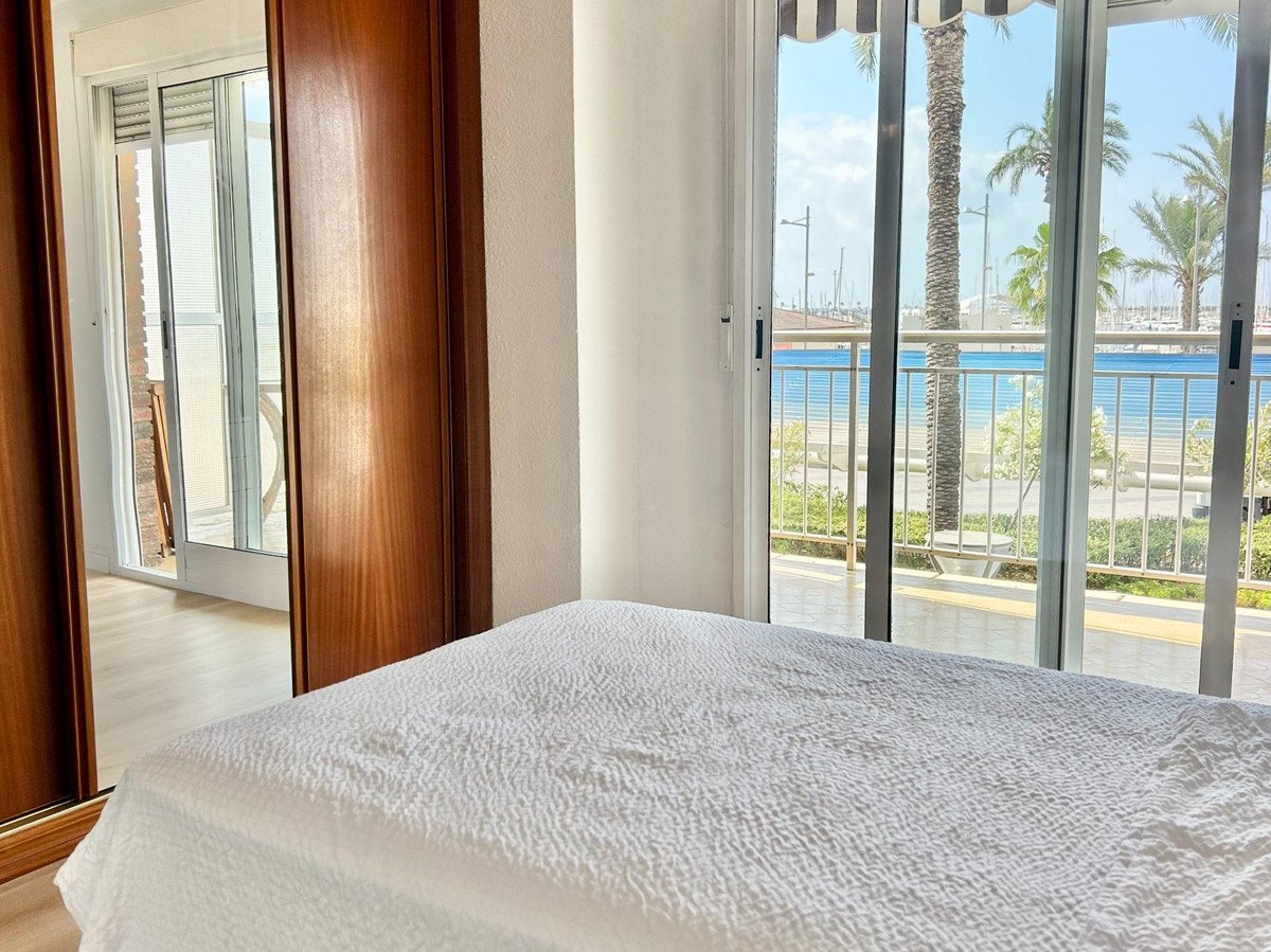 4 Bed Middle Floor Apartment in Torrevieja