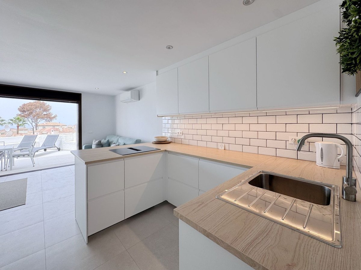2 Bed Middle Floor Apartment in Riviera del Sol