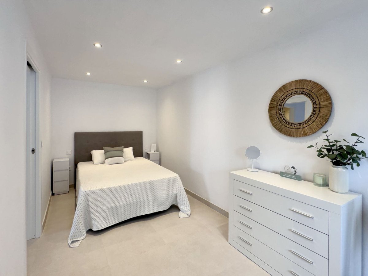 2 Bed Middle Floor Apartment in Riviera del Sol