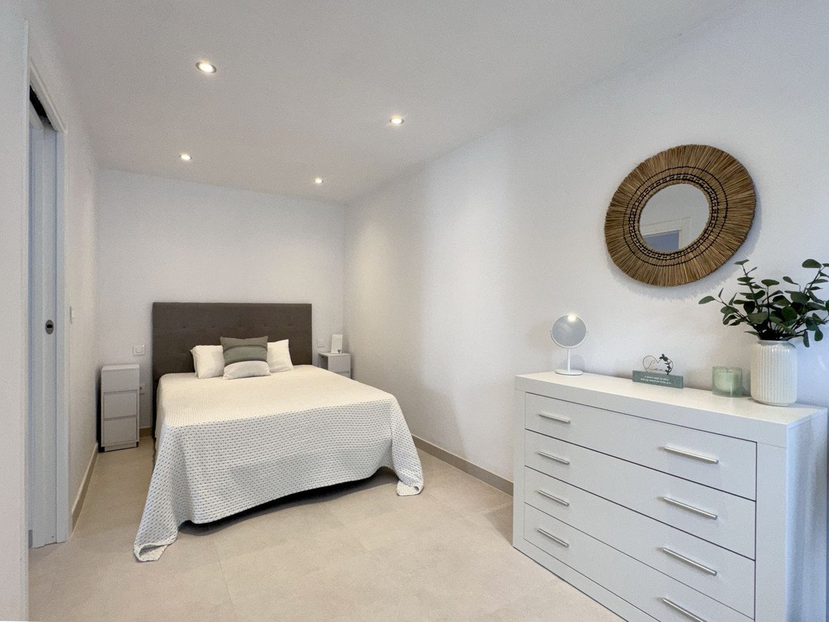 2 Bed Middle Floor Apartment in Riviera del Sol