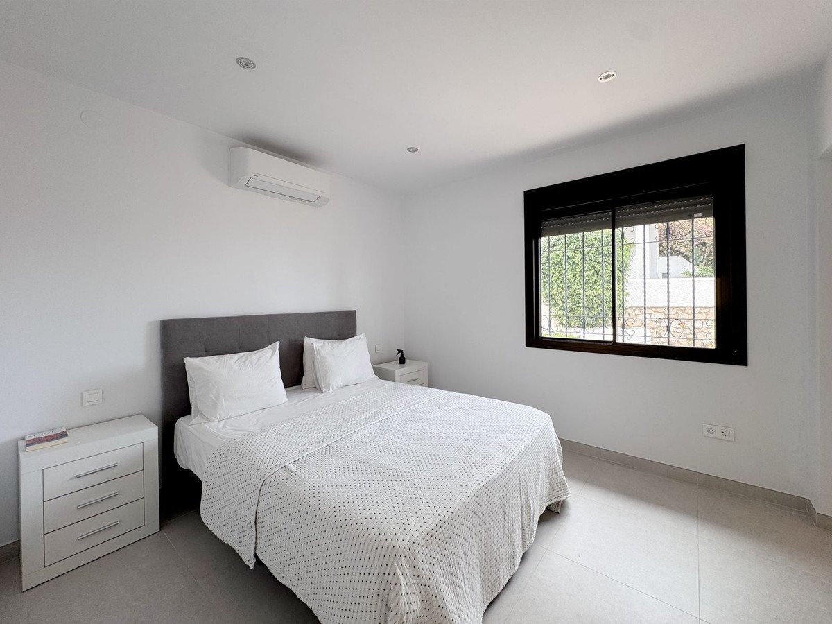 2 Bed Middle Floor Apartment in Riviera del Sol