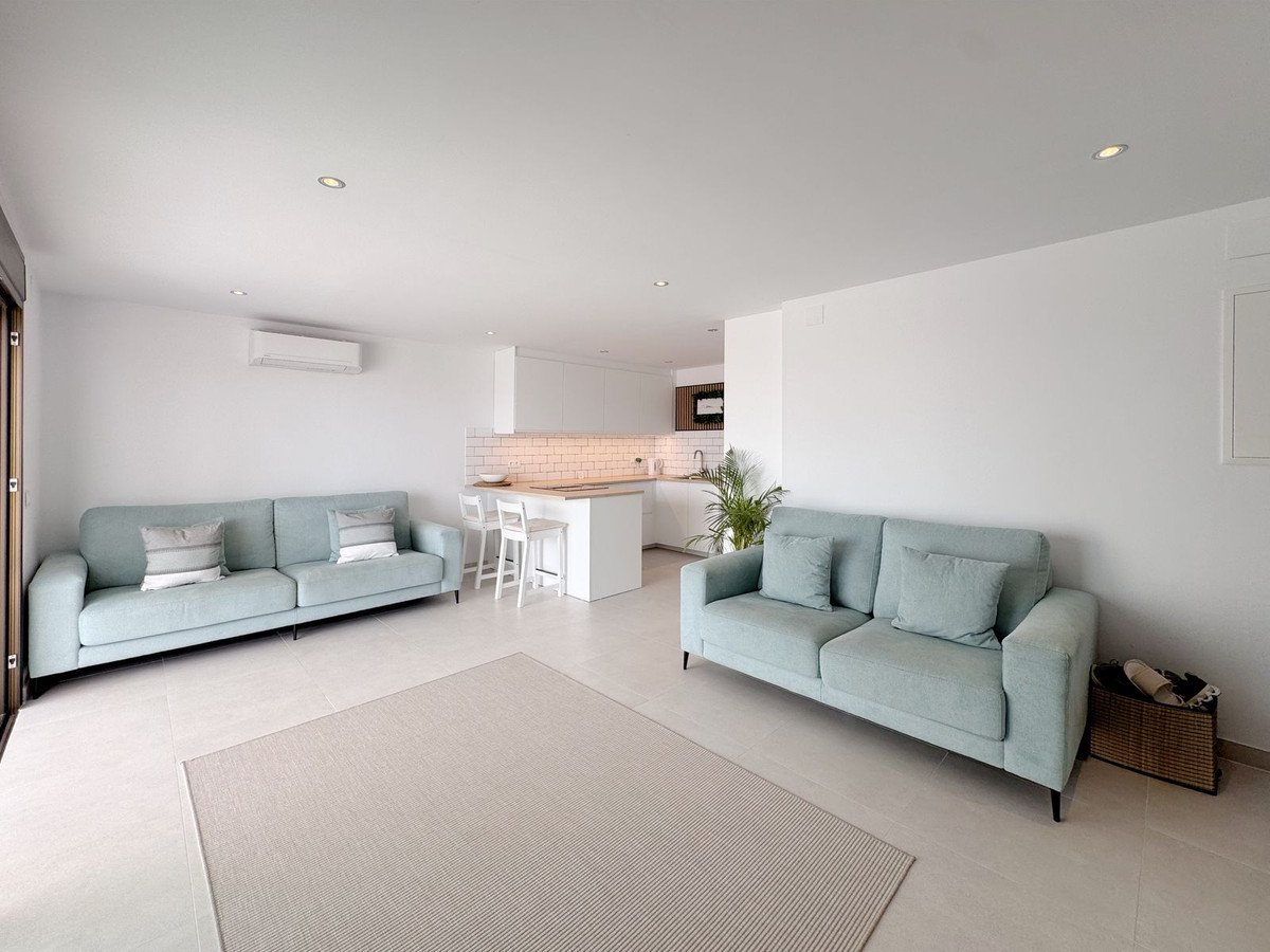 2 Bed Middle Floor Apartment in Riviera del Sol