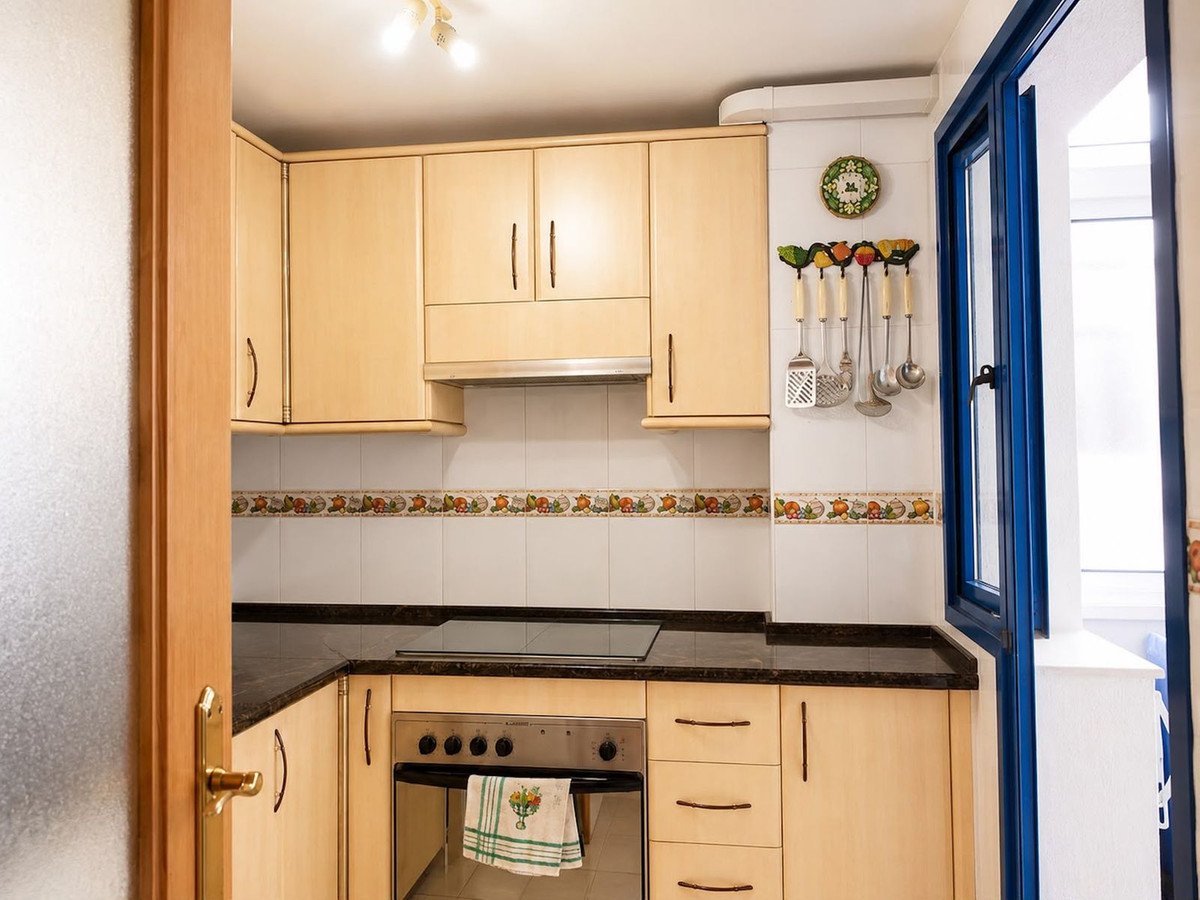 2 Bed Middle Floor Apartment in Las Lagunas