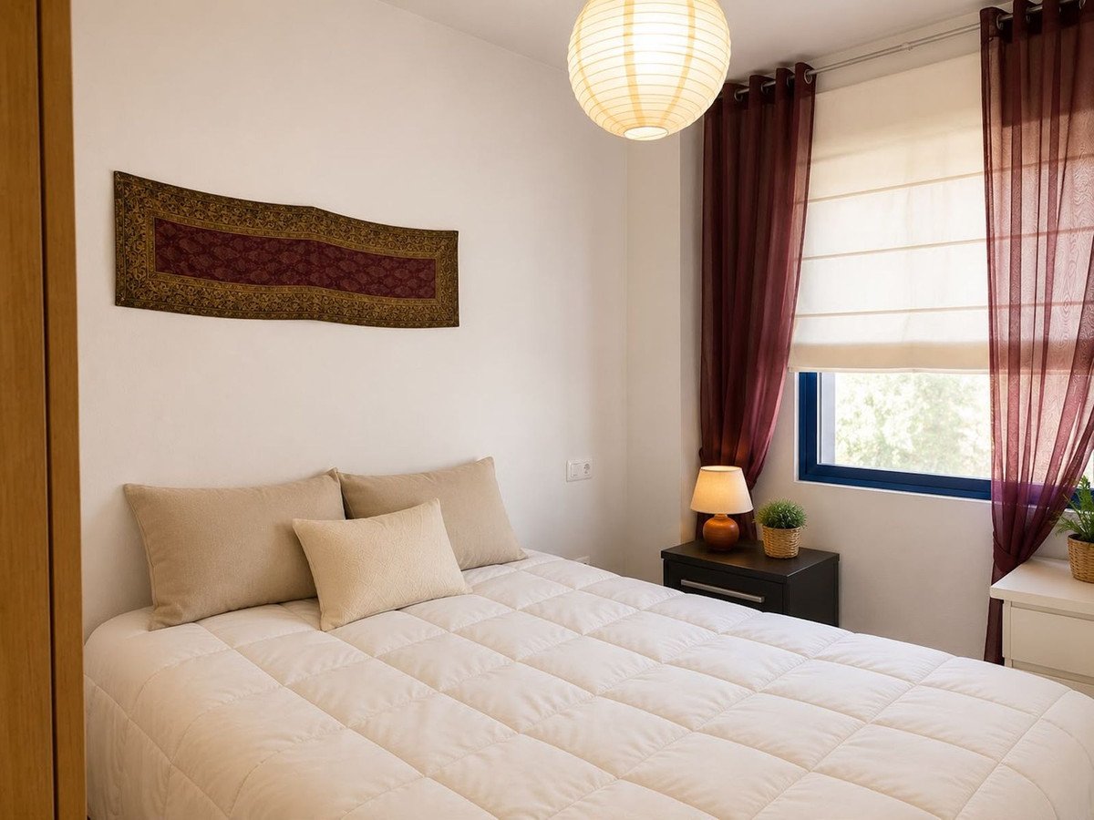 2 Bed Middle Floor Apartment in Las Lagunas