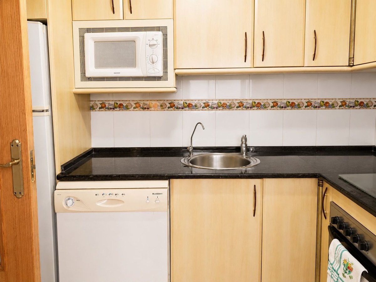 2 Bed Middle Floor Apartment in Las Lagunas