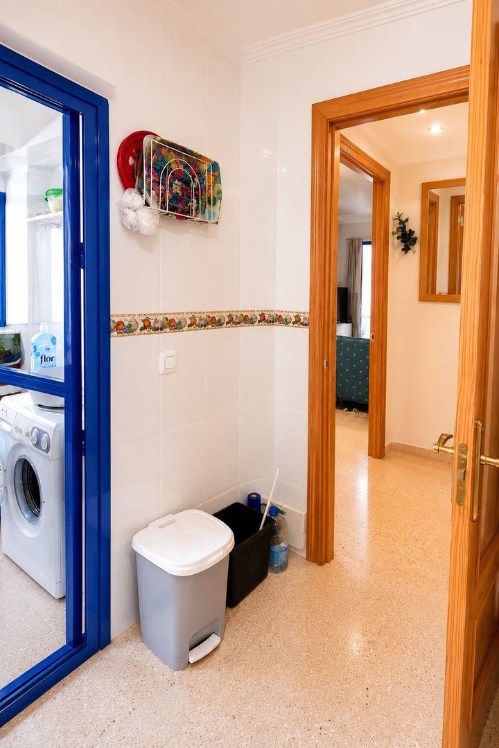 2 Bed Middle Floor Apartment in Las Lagunas