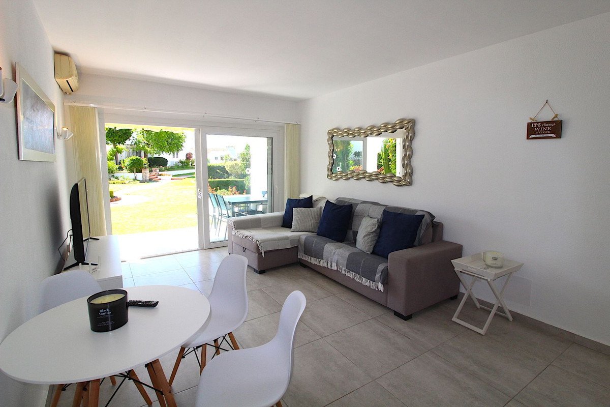 2 Bed Ground Floor Apartment in El Paraiso