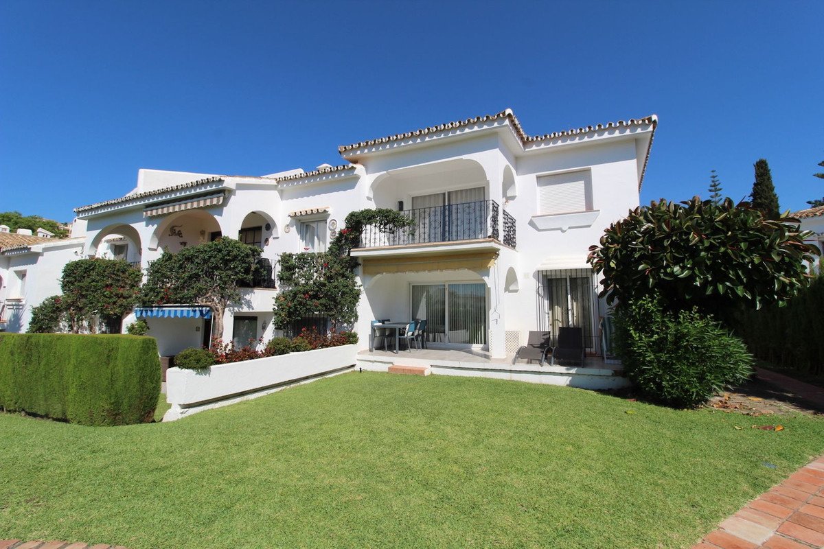 2 Bed Ground Floor Apartment in El Paraiso