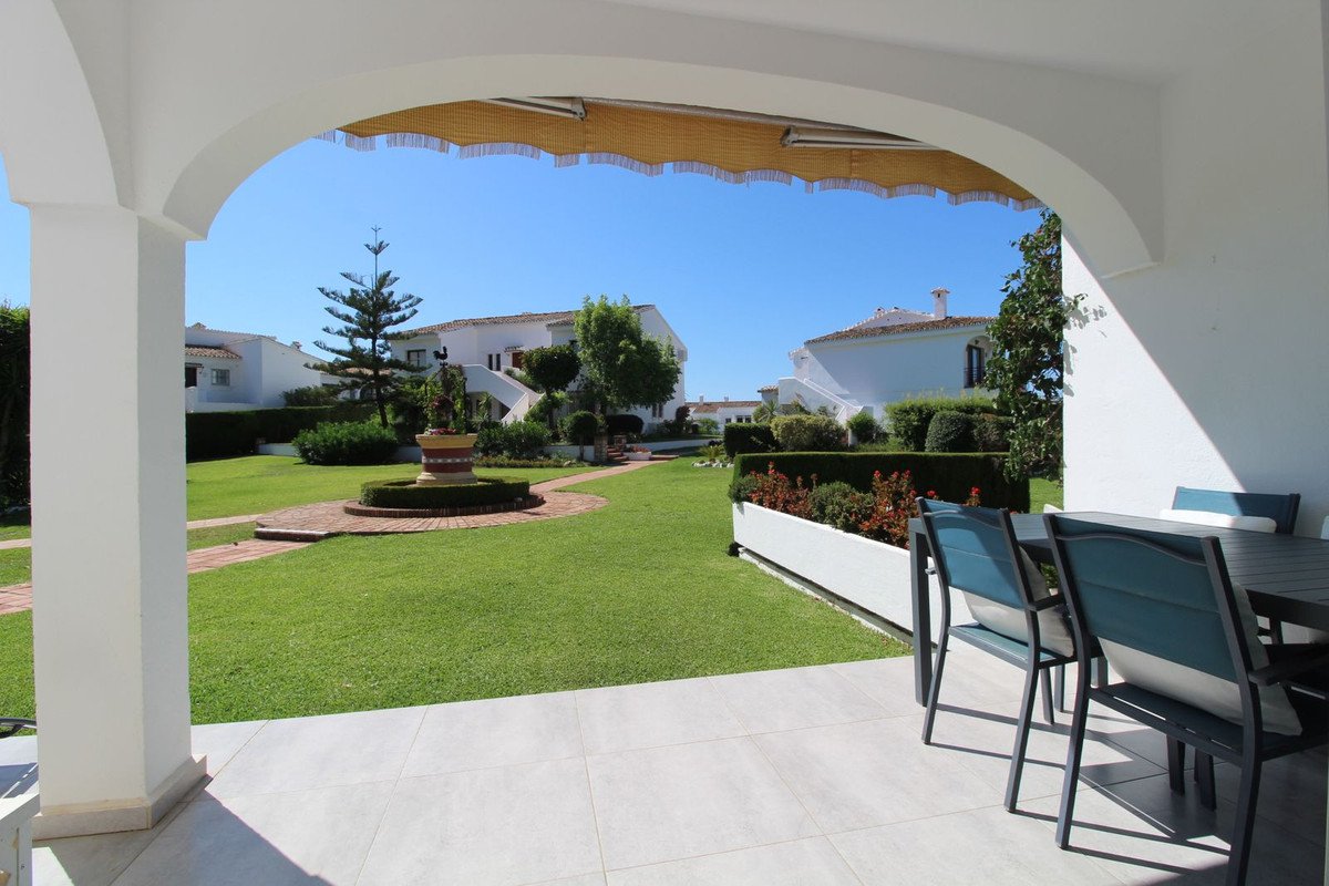 2 Bed Ground Floor Apartment in El Paraiso