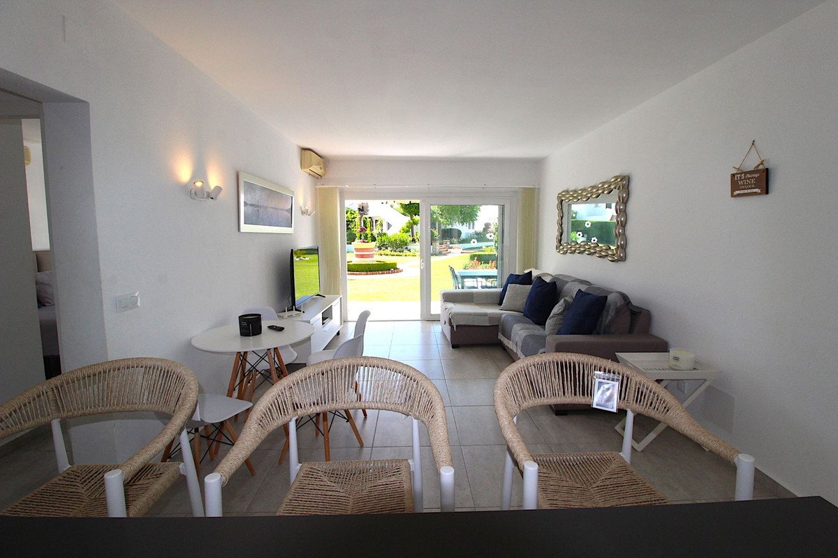 2 Bed Ground Floor Apartment in El Paraiso