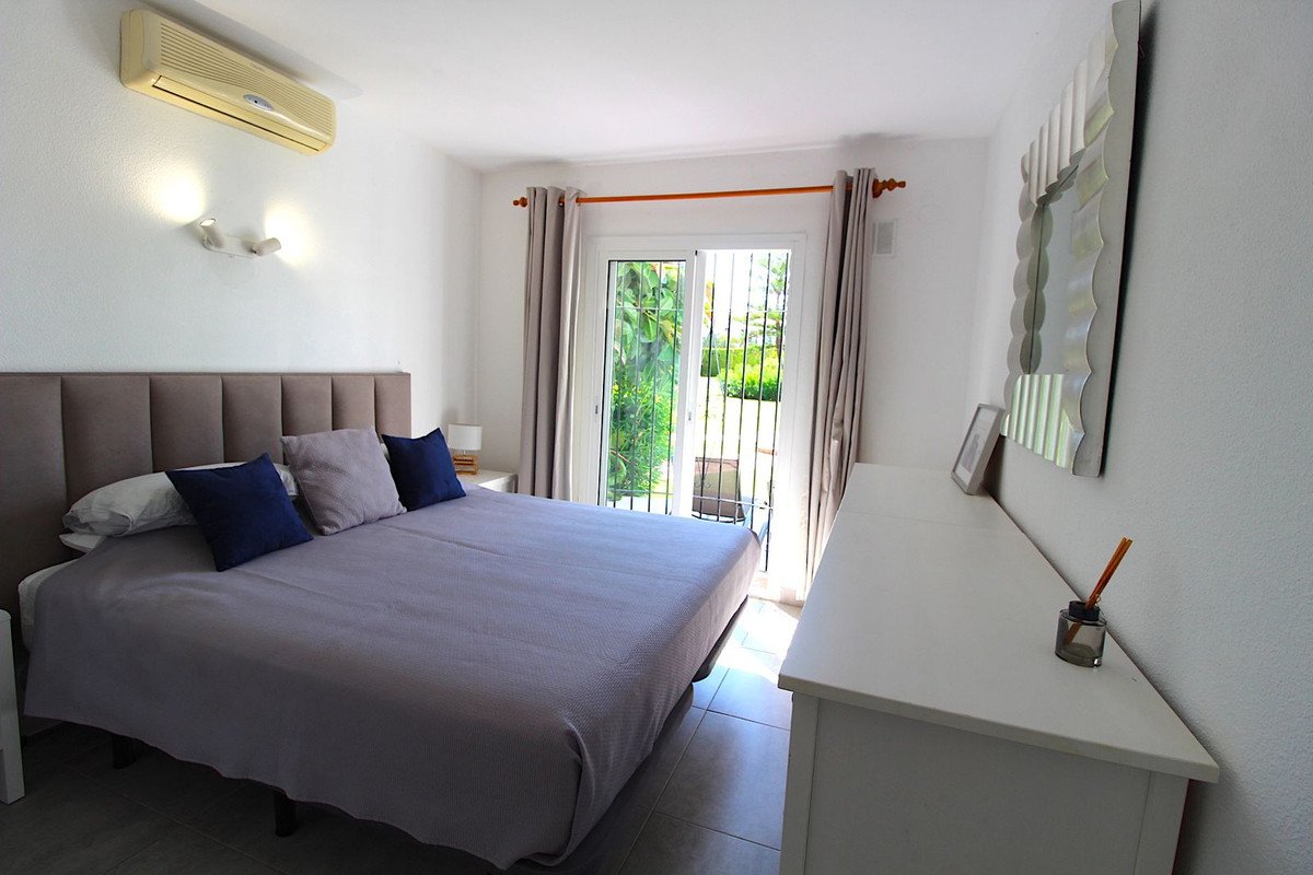 2 Bed Ground Floor Apartment in El Paraiso