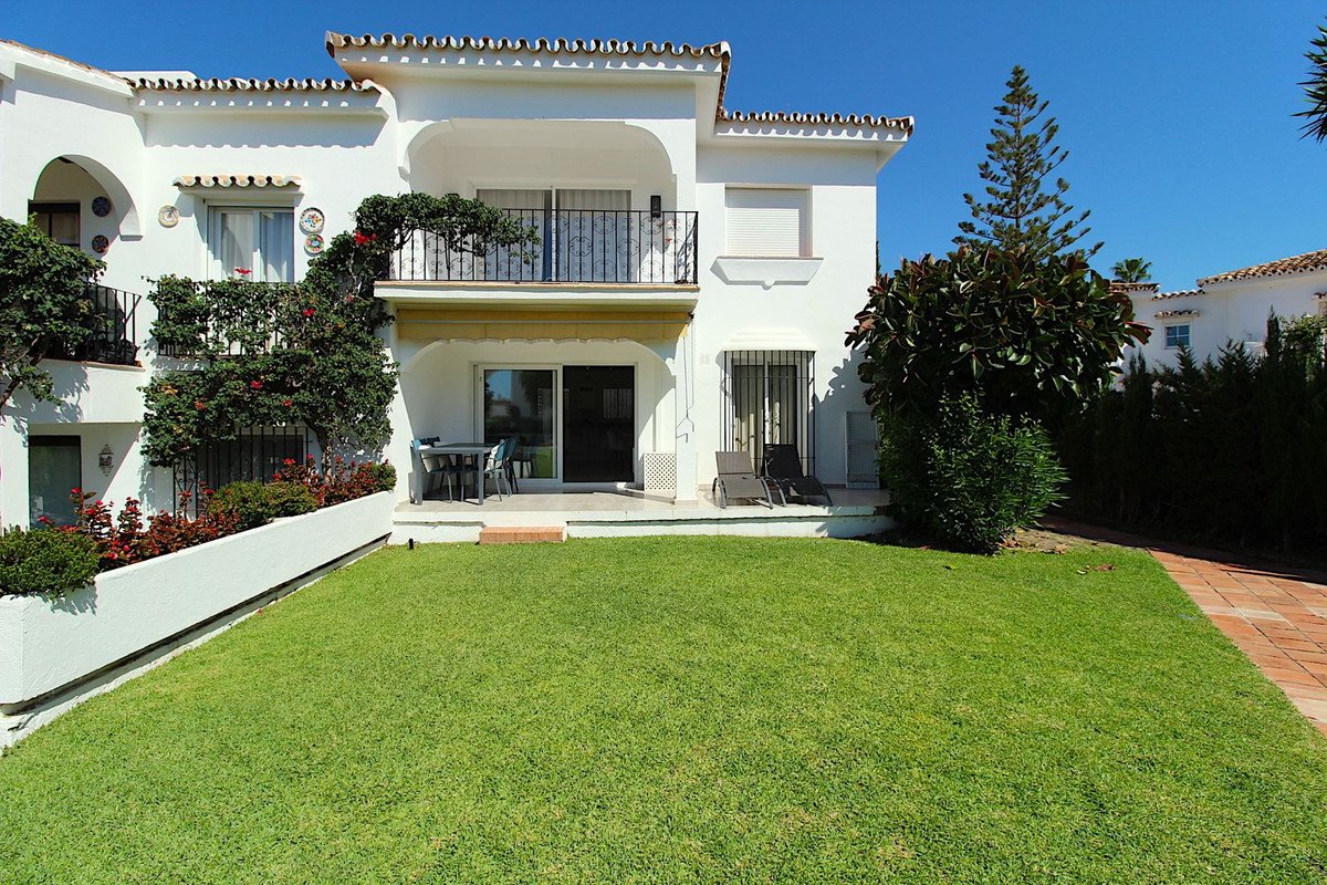 2 Bed Ground Floor Apartment in El Paraiso