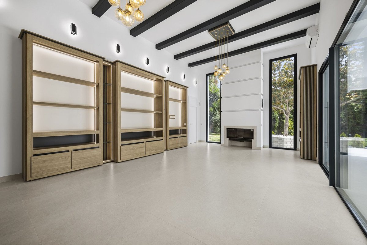 4 Bed Detached Villa in Guadalmina Alta