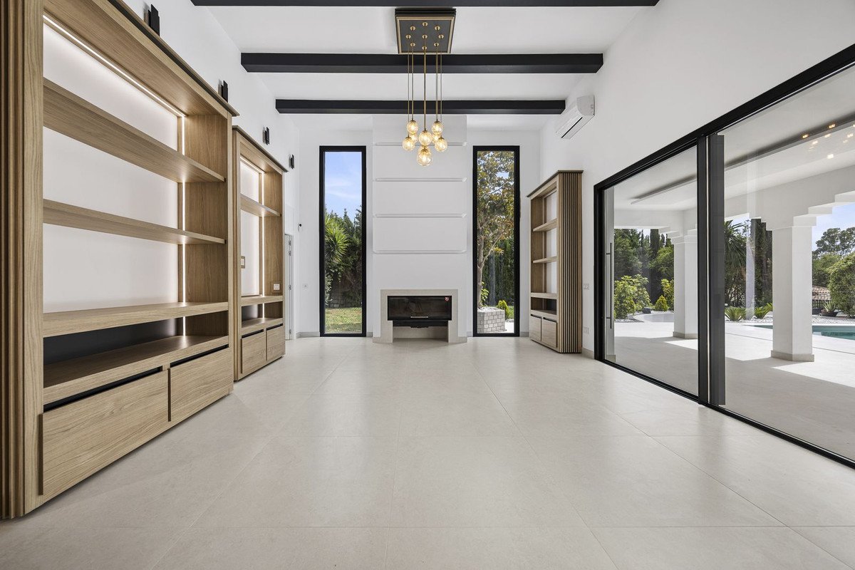 4 Bed Detached Villa in Guadalmina Alta