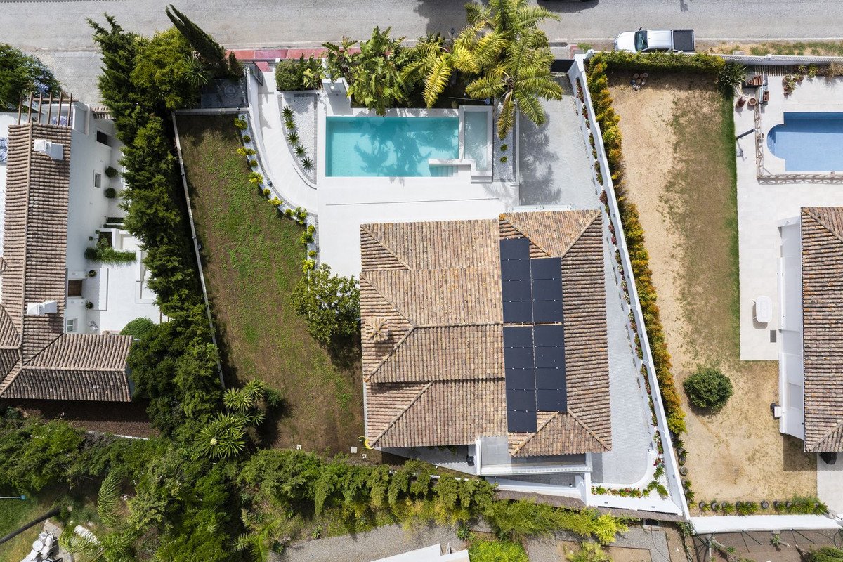 4 Bed Detached Villa in Guadalmina Alta