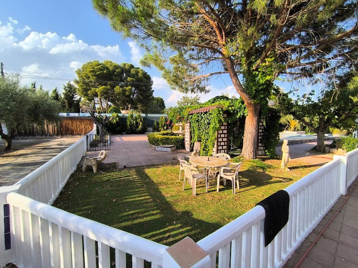 6 Bed Detached Villa in Yecla