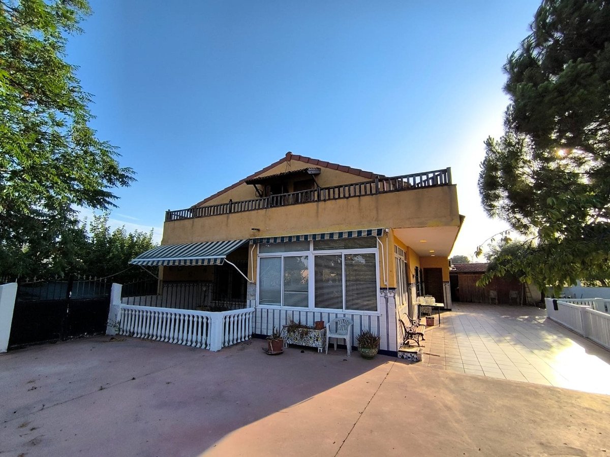 6 Bed Detached Villa in Yecla