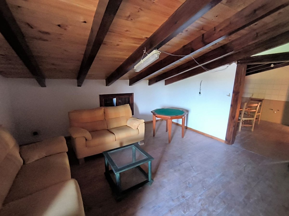 6 Bed Detached Villa in Yecla