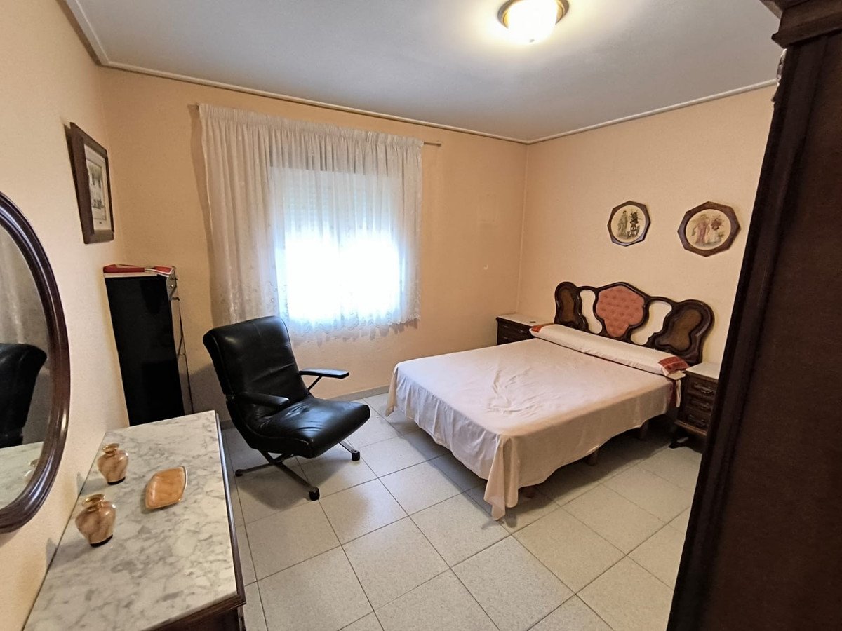 6 Bed Detached Villa in Yecla