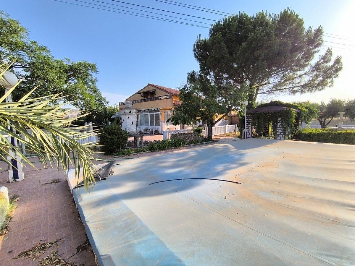 6 Bed Detached Villa in Yecla