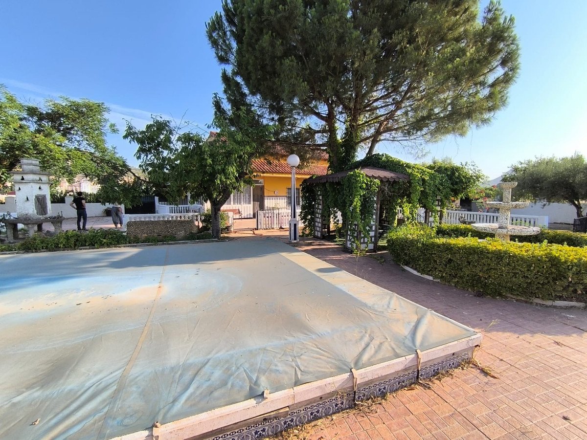 6 Bed Detached Villa in Yecla