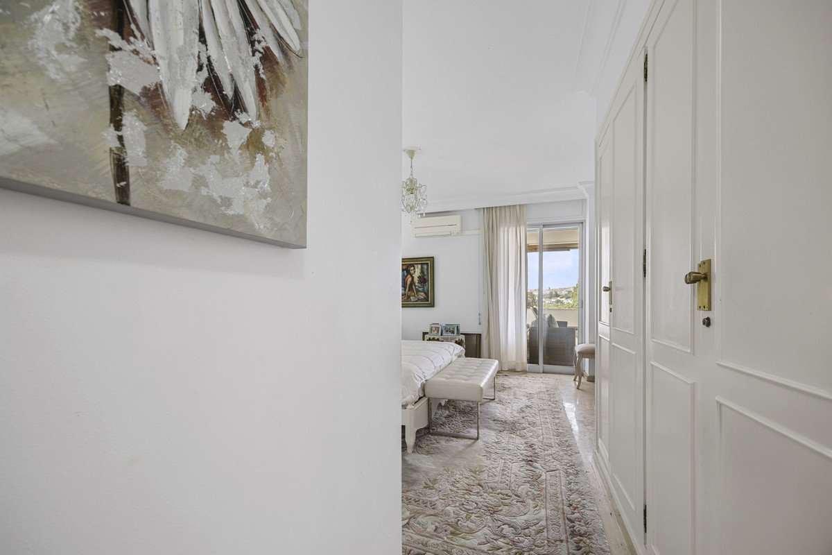 2 Bed Middle Floor Apartment in Guadalmina Alta