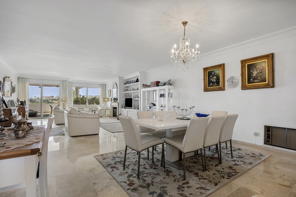 2 Bed Middle Floor Apartment in Guadalmina Alta