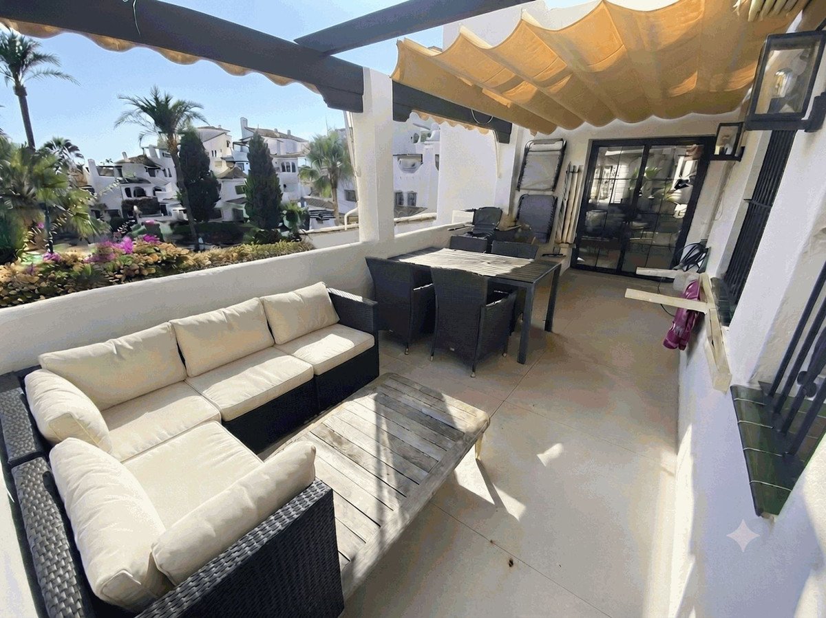 2 Bed Middle Floor Apartment in Nueva Andalucía