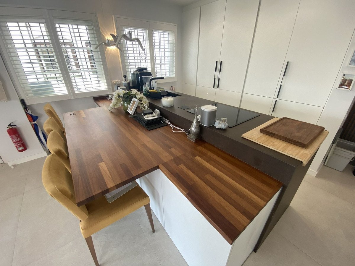 2 Bed Middle Floor Apartment in Nueva Andalucía