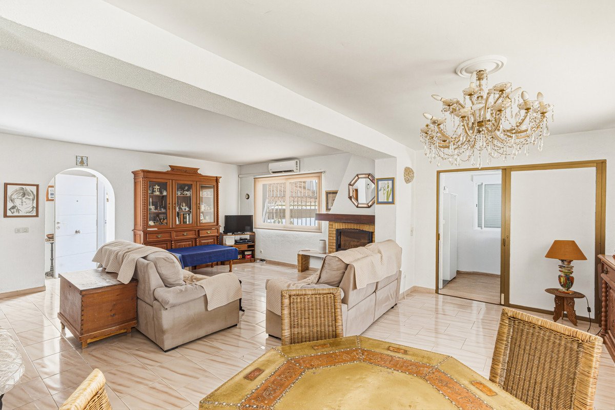 2 Bed Detached Villa in Nueva Andalucía