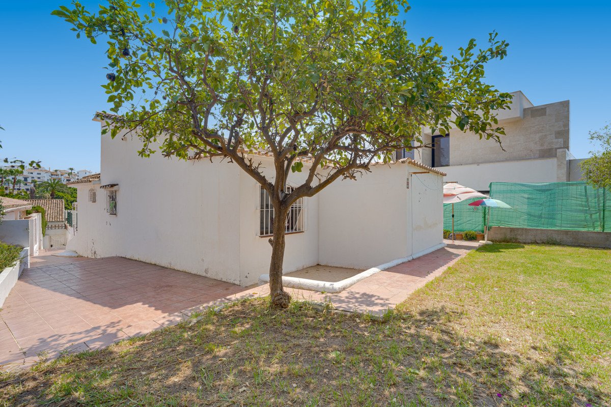 2 Bed Detached Villa in Nueva Andalucía