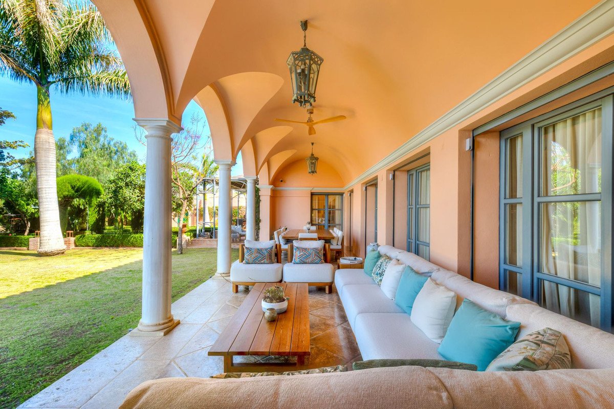6 Bed Detached Villa in Benahavís