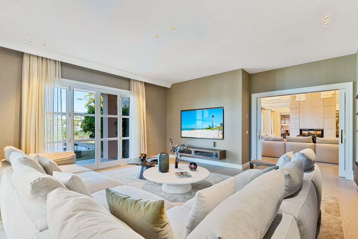 6 Bed Detached Villa in Benahavís