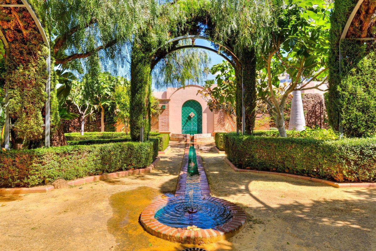 6 Bed Detached Villa in Benahavís