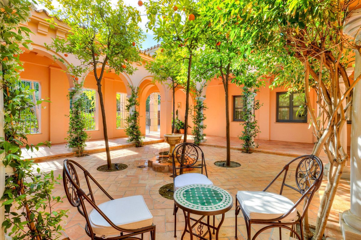 6 Bed Detached Villa in Benahavís