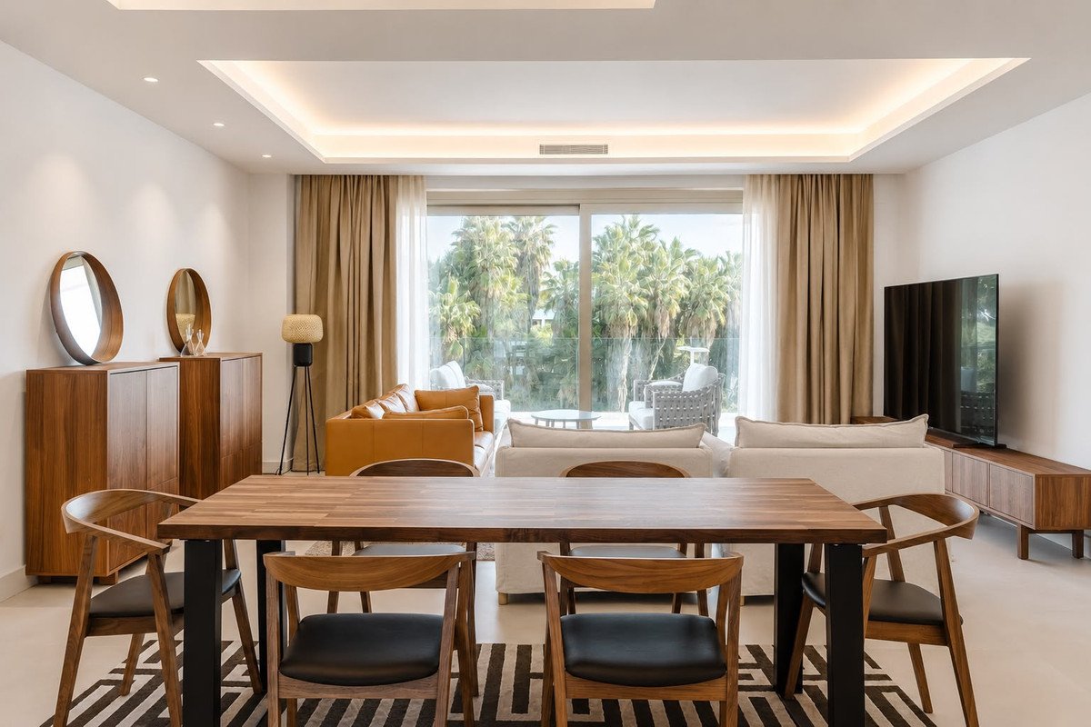 3 Bed Middle Floor Apartment in The Golden Mile