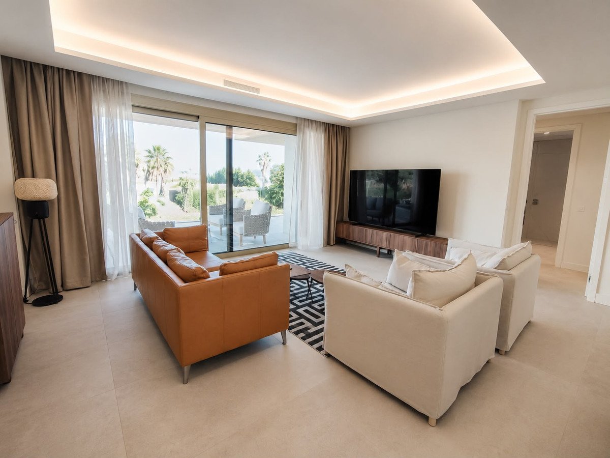 3 Bed Middle Floor Apartment in The Golden Mile