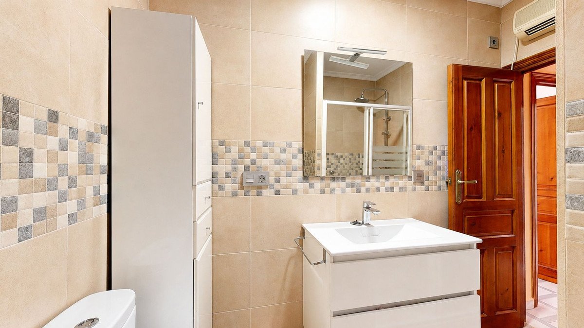 3 Bed Middle Floor Apartment in Tarifa