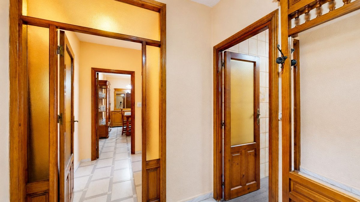 3 Bed Middle Floor Apartment in Tarifa