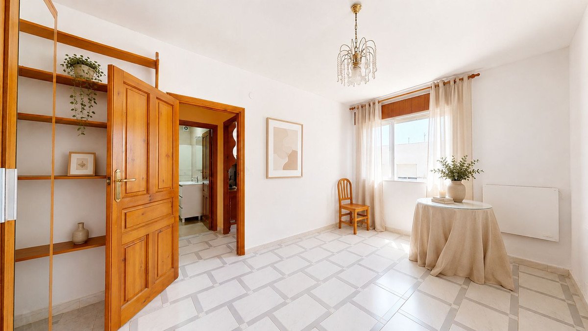3 Bed Middle Floor Apartment in Tarifa
