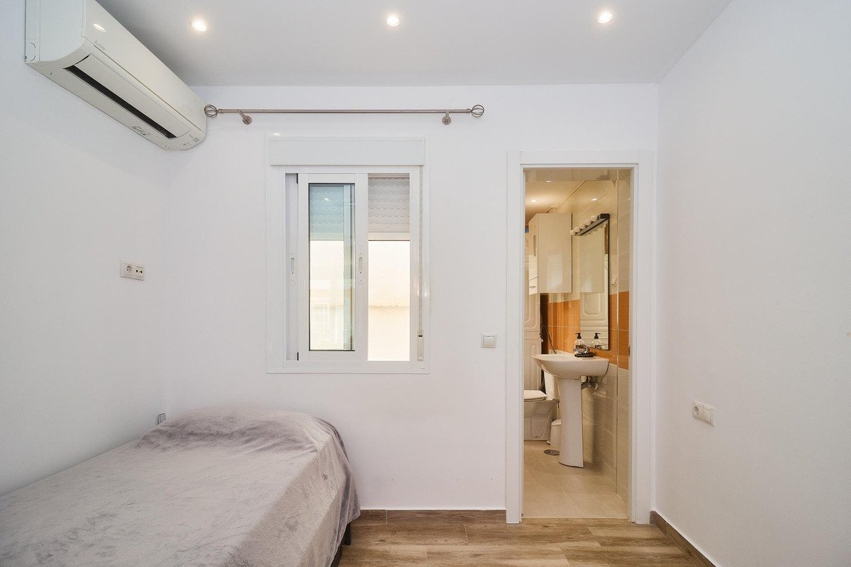 3 Bed Middle Floor Apartment in Fuengirola