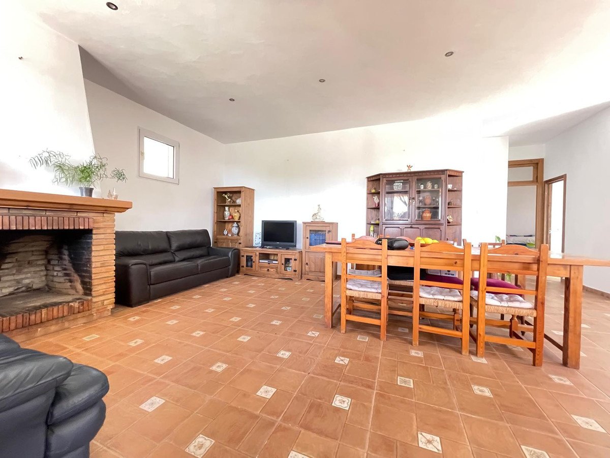 3 Bed Farm in Estepona