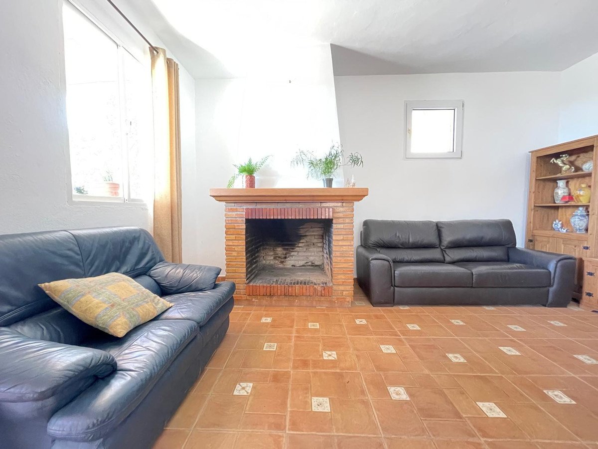 3 Bed Farm in Estepona